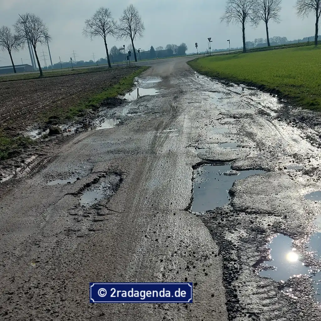 Neuer Hissweg Krefeld, Grenze zu Kempen